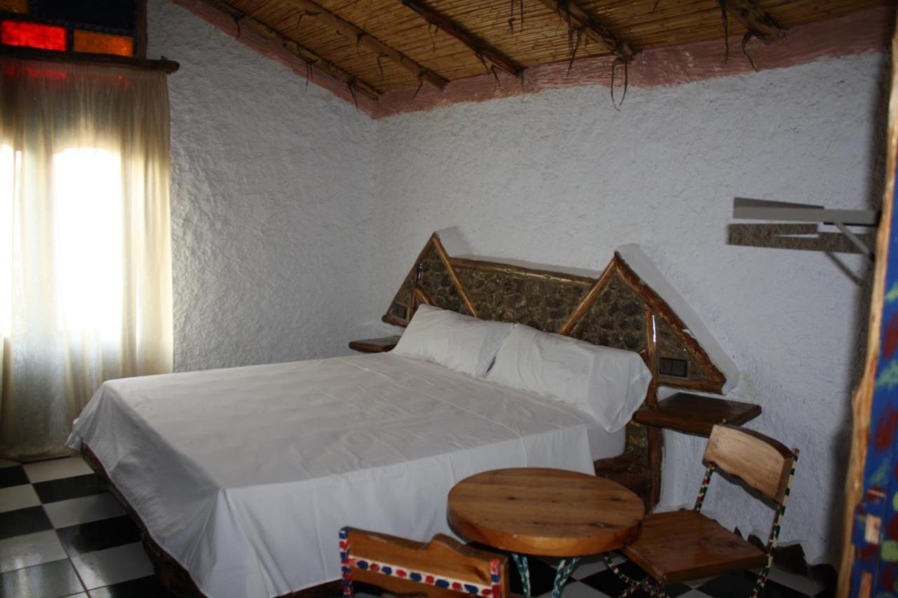 Hotel Leonor Beni Chiker Exteriör bild